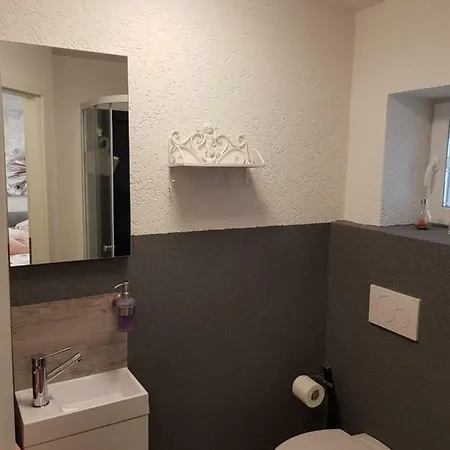 Apartment Historisch Uebernachten Brinkerplatz 3 Essen